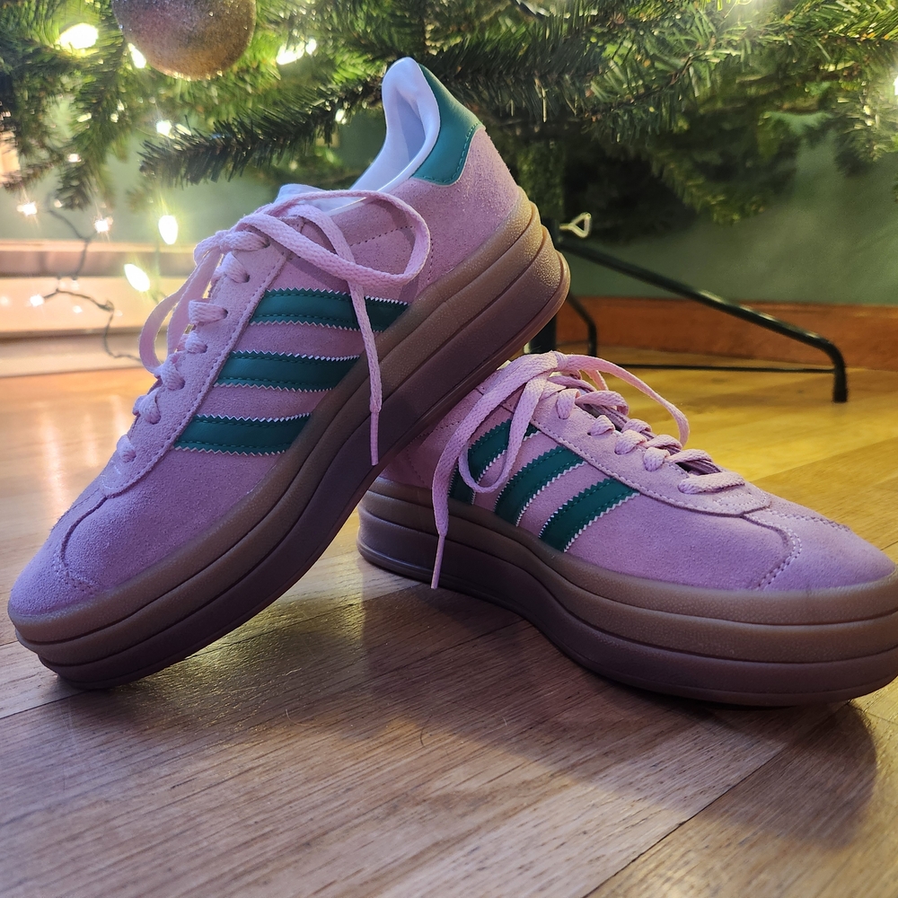 Adidas Women's Suede Pink Gazelle Size 6 NIB